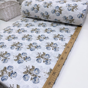 Ранфорс жатый розочки голубые на белом