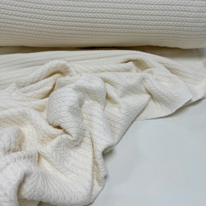 Вязаное полотно крем