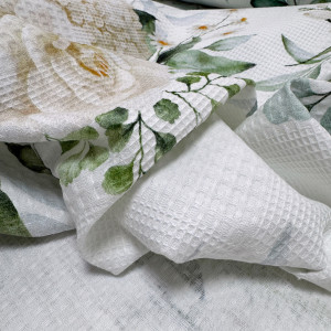 Вафельное полотно чайная роза на белом