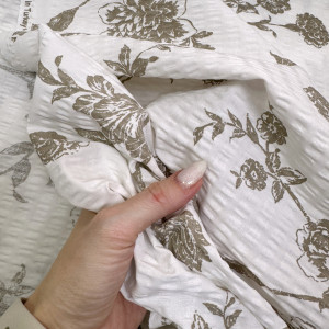 Ранфорс жатый цветы бежевые на белом