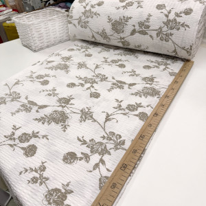 Ранфорс жатый цветы бежевые на белом